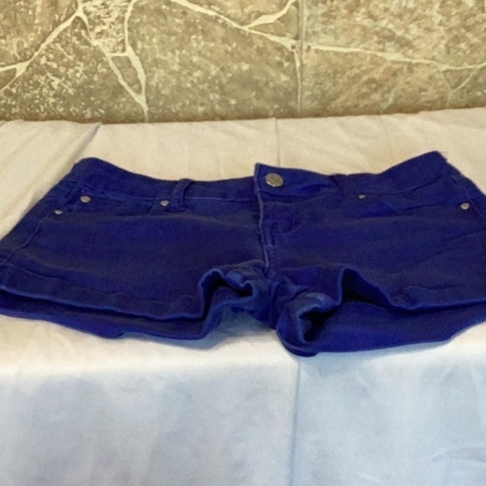 Celebrity pink shorts R4